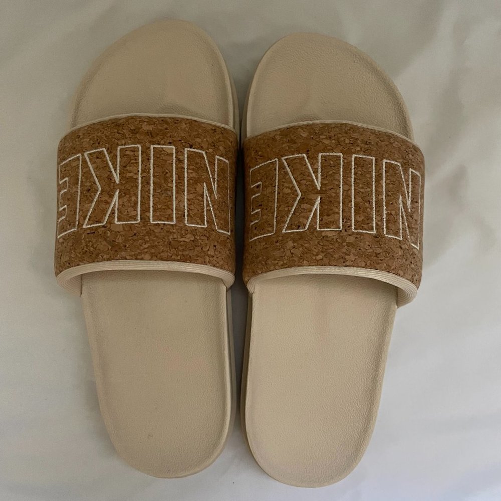 NWOT Nike Offcourt SE Women's Slides